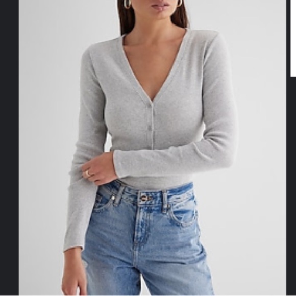 NWT Express Grey Long Sleeve Bodysuit Ribbed Top V Neck Button Down Henley XS - Picture 2 of 2